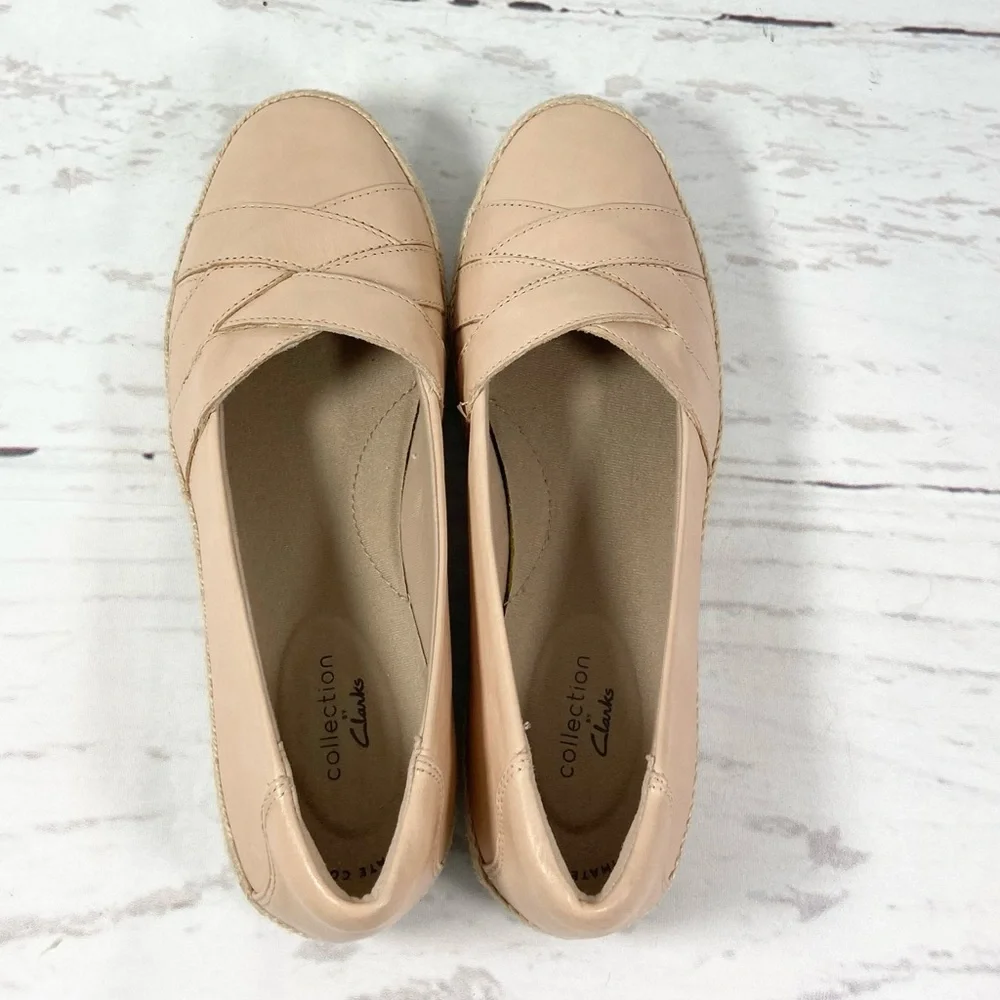 Clarks‎ Danelly Shine Flats Women’s Size 7.5M Blush Leather Slip On Shoes.
